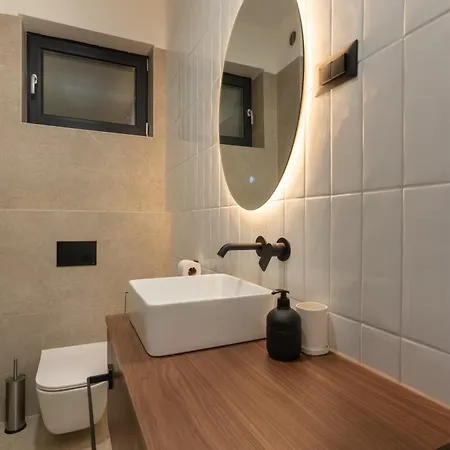 Prestige Compadre Luxury Retreat In Mandre, Heated Pool, 4 Bedrooms, Seaside Comfort, New! Βίλα Mandre