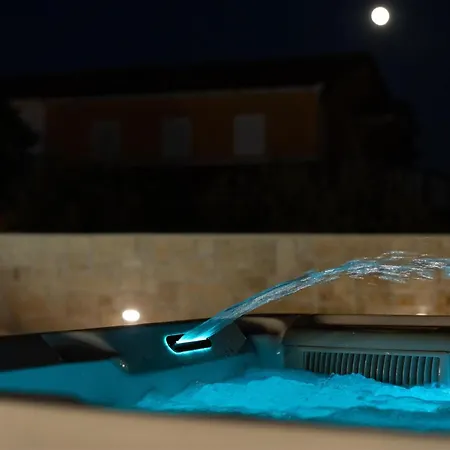 וילה Prestige Compadre Luxury Retreat In Mandre, Heated Pool, 4 Bedrooms, Seaside Comfort, New! *