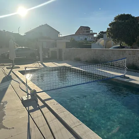 Prestige Compadre Luxury Retreat In Mandre, Heated Pool, 4 Bedrooms, Seaside Comfort, New! Villa *